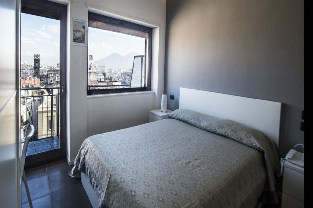 B&B Locanda Mediterranea Νάπολη Εξωτερικό φωτογραφία